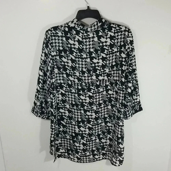 {Chico’s} Black & White Houndstooth Print Blouse 3/4 Sleeve High Low Hem - Picture 3 of 13